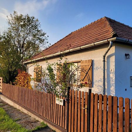 Tepke Guesthouse Garáb エクステリア 写真