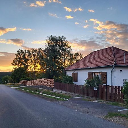 Tepke Guesthouse Garáb エクステリア 写真