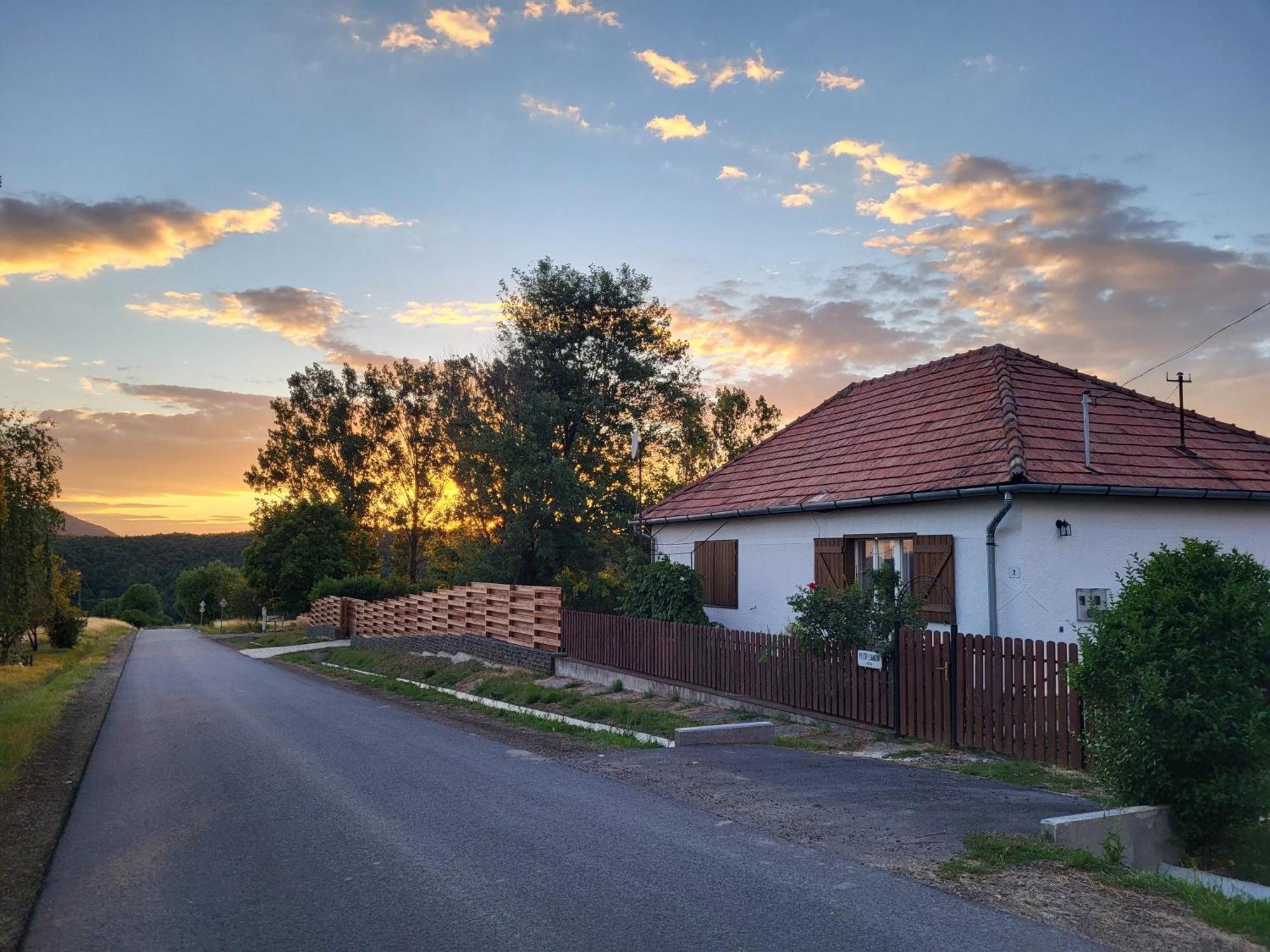 Tepke Guesthouse Garáb エクステリア 写真